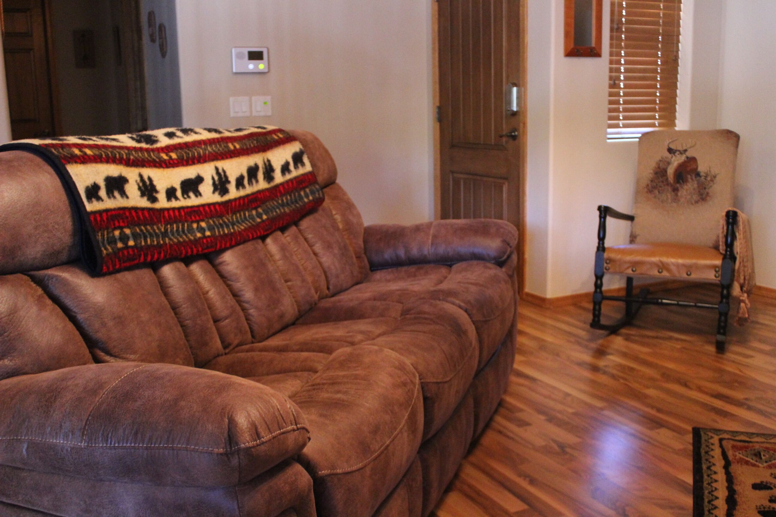 A Cozy, Clean and Quiet Cabin under the Ponderosa Pine!