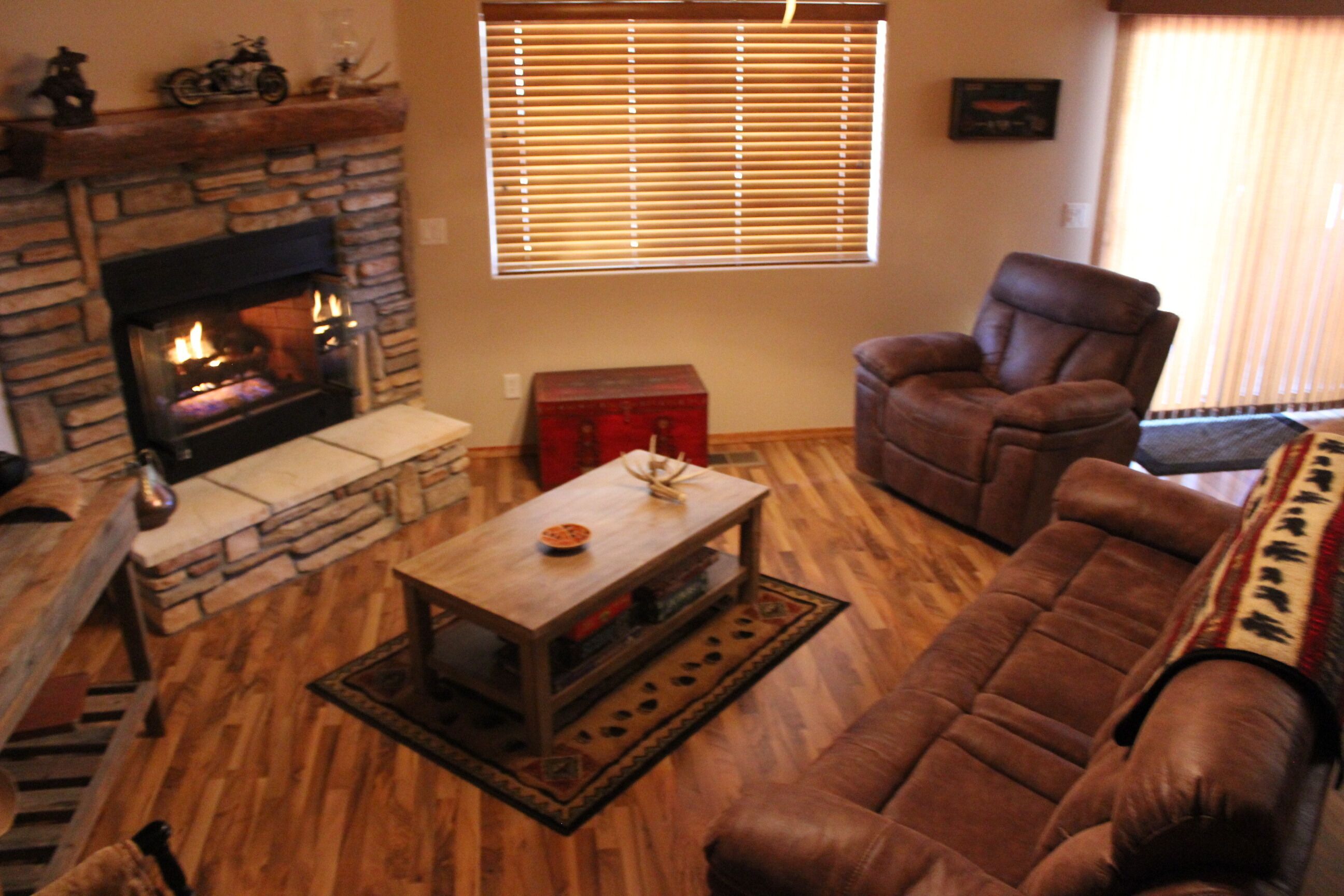 A Cozy, Clean and Quiet Cabin under the Ponderosa Pine!