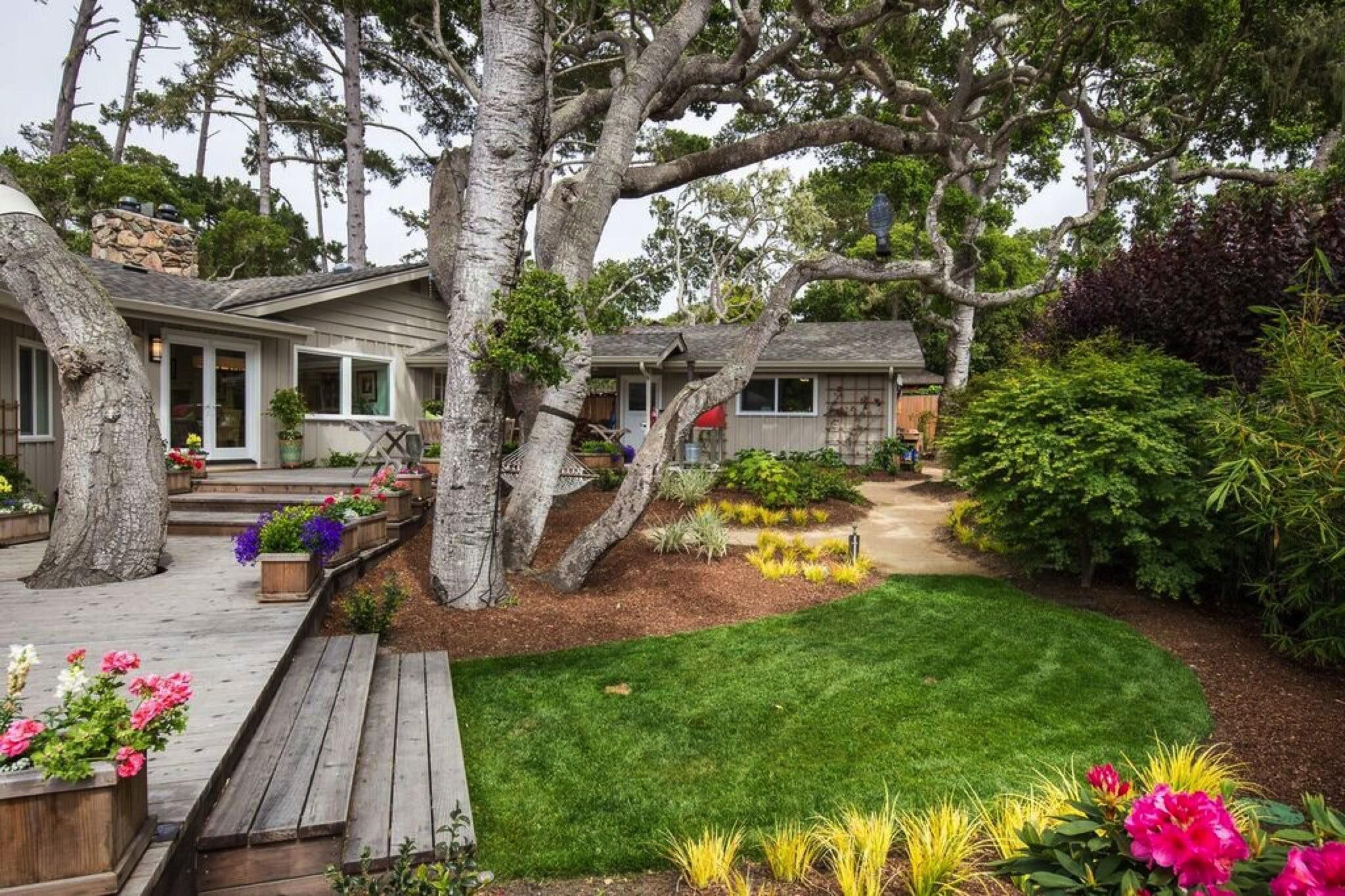 Pebble Beach Golf ~ Modern, Newly-Renovated Family Home