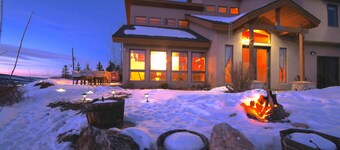 Luxury Chalet w/ 360° Views, Jacuzzi. Summit County Ski, Fly Fishing, Hiking.