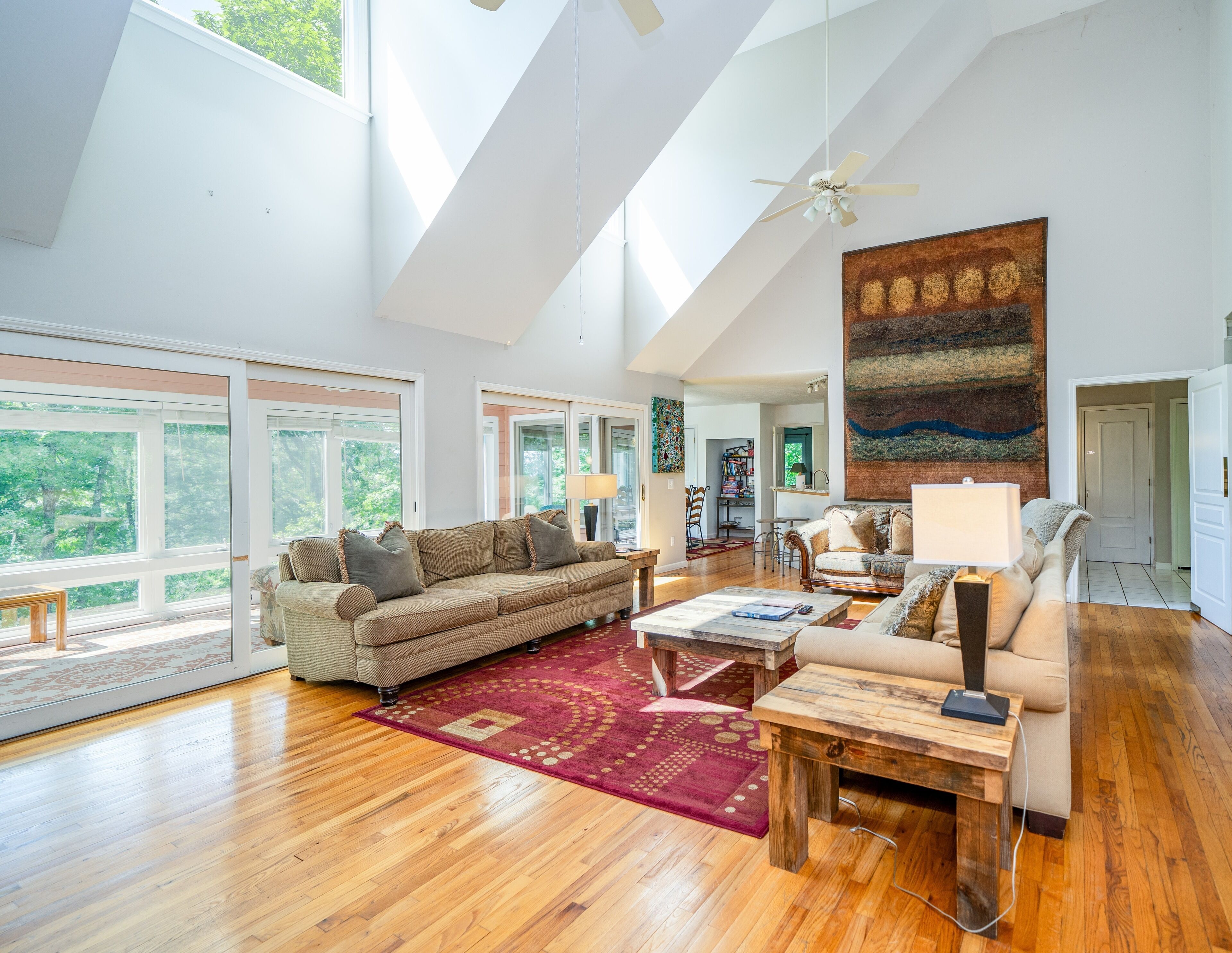 Smart-TV, peis og DVD-spiller