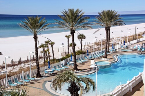 Perfect 3rd fl End Unit-TRUE Beach Front- Fully Stocked Kitchen-Responsive Owner