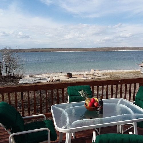 Lakefront cabin on Duck Lake near Glacier National Park, great fishing & hiking!