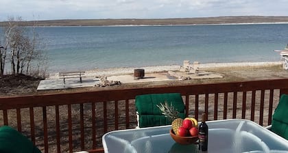 Lakefront cabin on Duck Lake near Glacier National Park, great fishing & hiking!