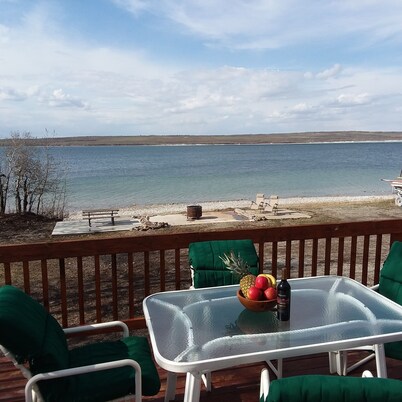 Lakefront cabin on Duck Lake near Glacier National Park, great fishing & hiking!