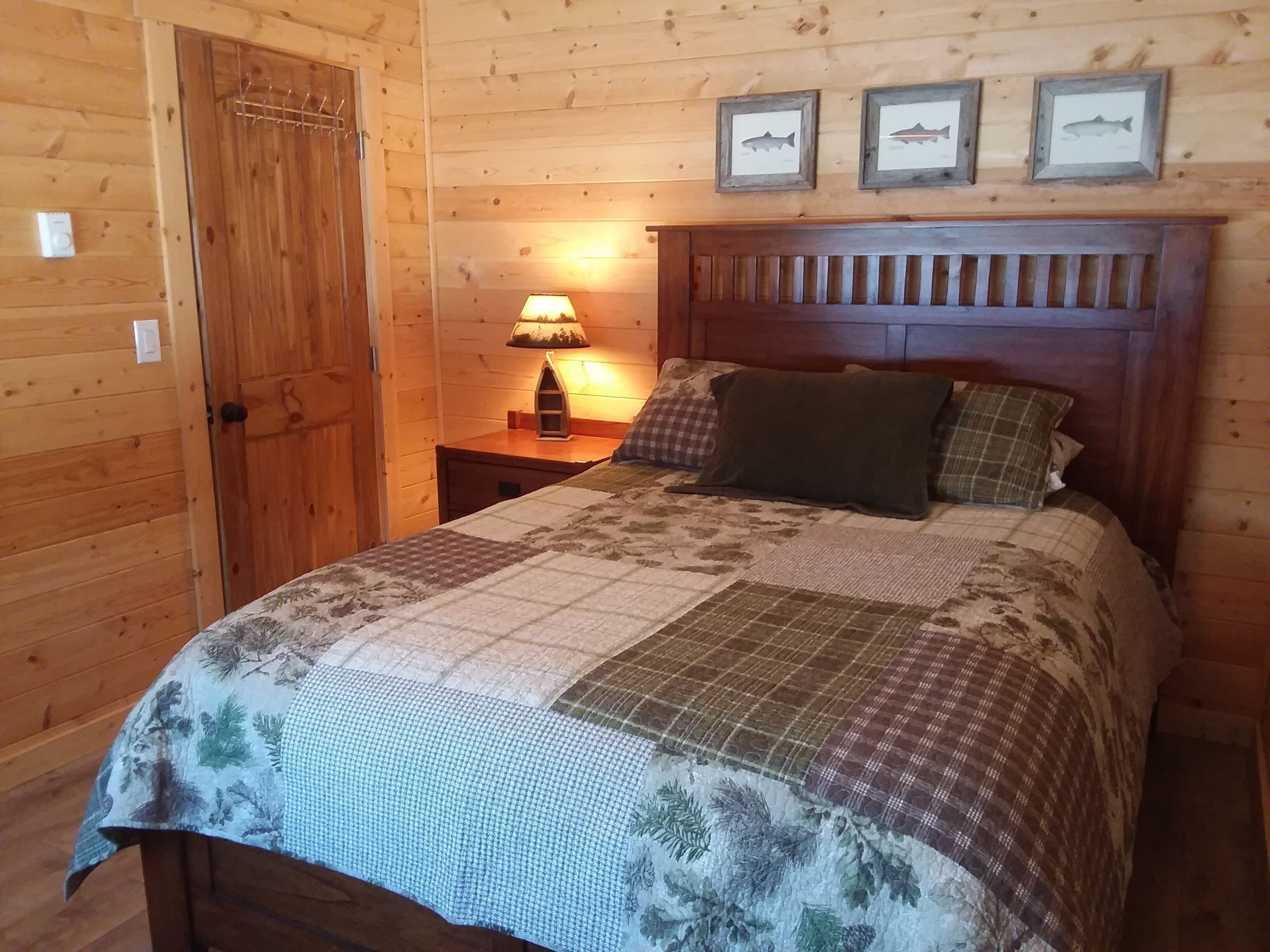 2 slaapkamers, een bureau, reisbedje, gratis wifi