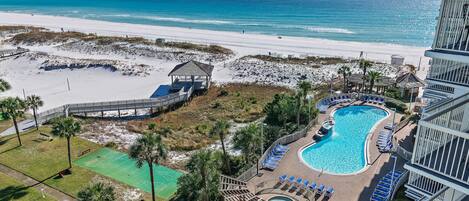 Innenpool, Außenpool