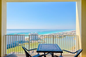 Outdoor dining - Ariel Dunes II2306 - 23rd Floor, Breathtaking Views, Accommodates up to 6! (Miramar Beach)