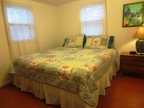 3 bedrooms, iron/ironing board, free WiFi, bed sheets - Private and Comfortable 3 Bedroom House (Trumansburg)
