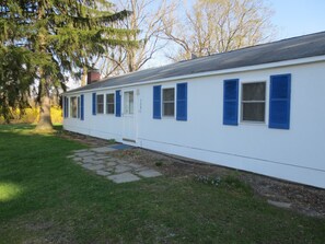 Exterior - Private and Comfortable 3 Bedroom House (Trumansburg)