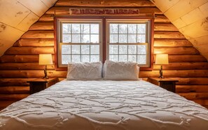 3 bedrooms, desk, free WiFi, bed sheets - | Handmade 4 Bed Log Cabin | 5 Min From Skiing | (Chester)