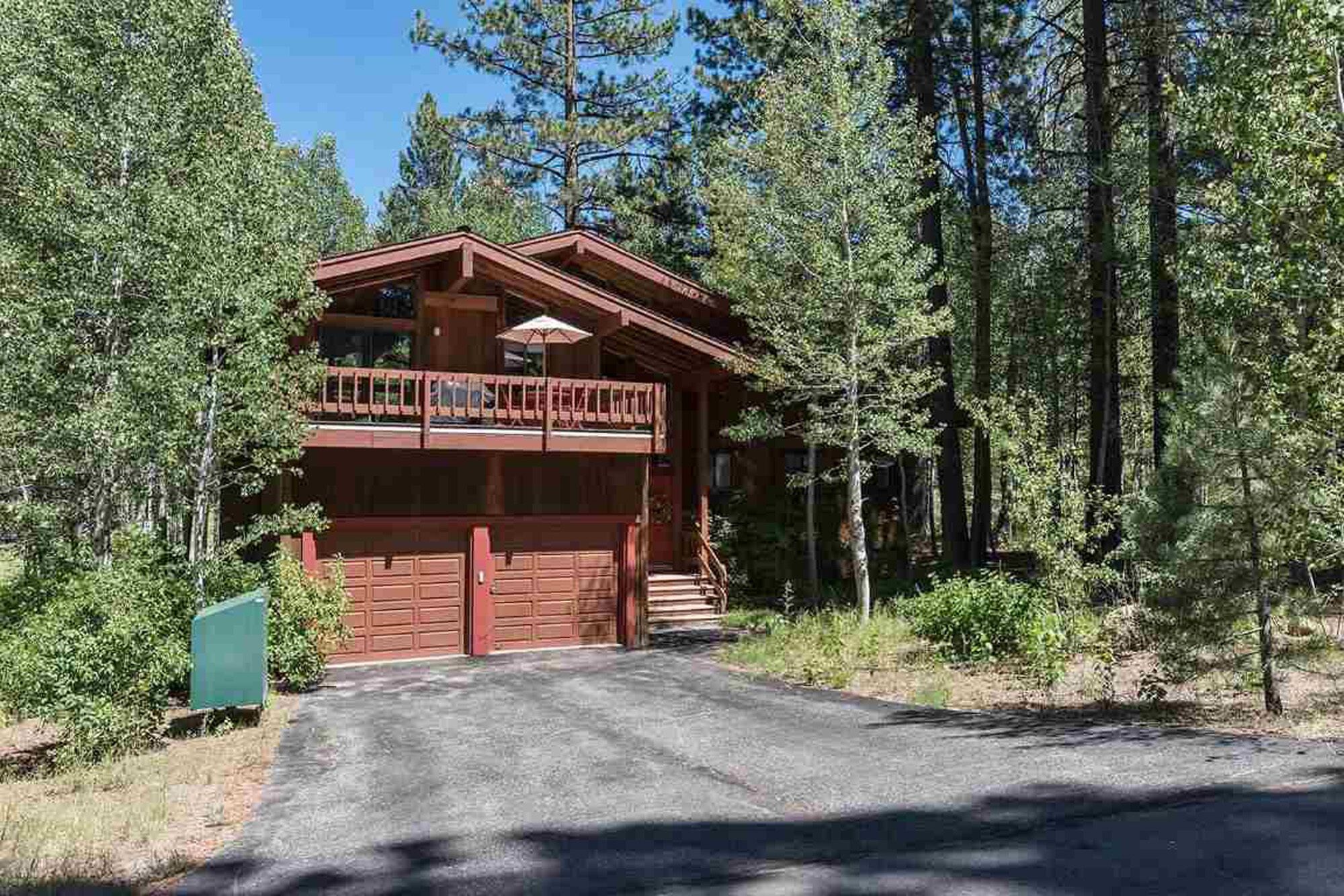 Beautiful Northstar lodge with private hot tub, perfect for families
