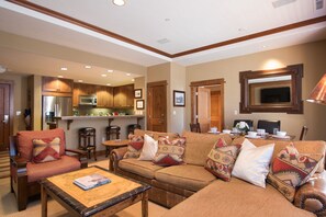 TV, fireplace, DVD player - Luxury 2BD Village at Northstar Residence - 306 Iron Horse South (Truckee)
