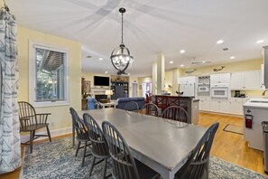 Dining - Great Family Friendly Home, Close to Beach! (Johns Island)