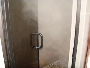 Interior - Sunset Creek Spa - 💨Wet Steam Spa 🌿Aromatherapy ✨Upscale Relaxation (Broken Bow)