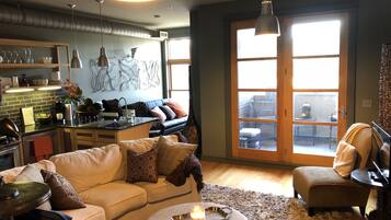 TV, fireplace, Netflix, streaming services