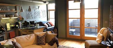 TV, fireplace, Netflix, streaming services