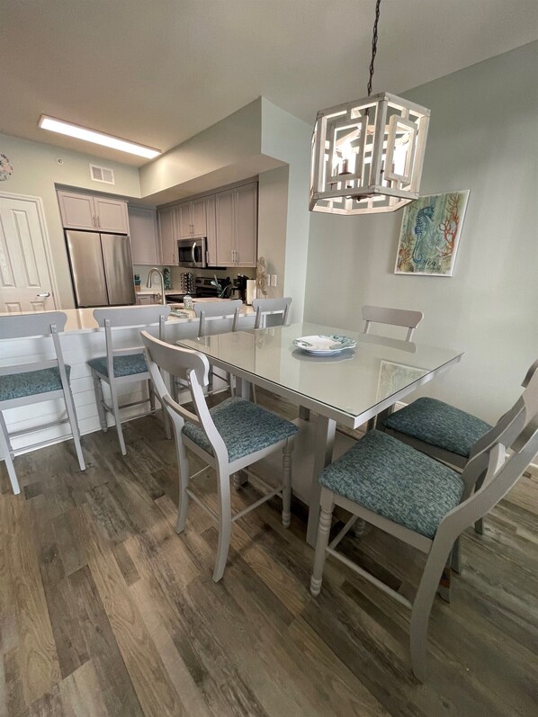 Dining - Celadon 15th private parking + Beach Chair Service! (Panama City Beach)