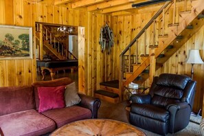 Smart TV, fireplace, DVD player