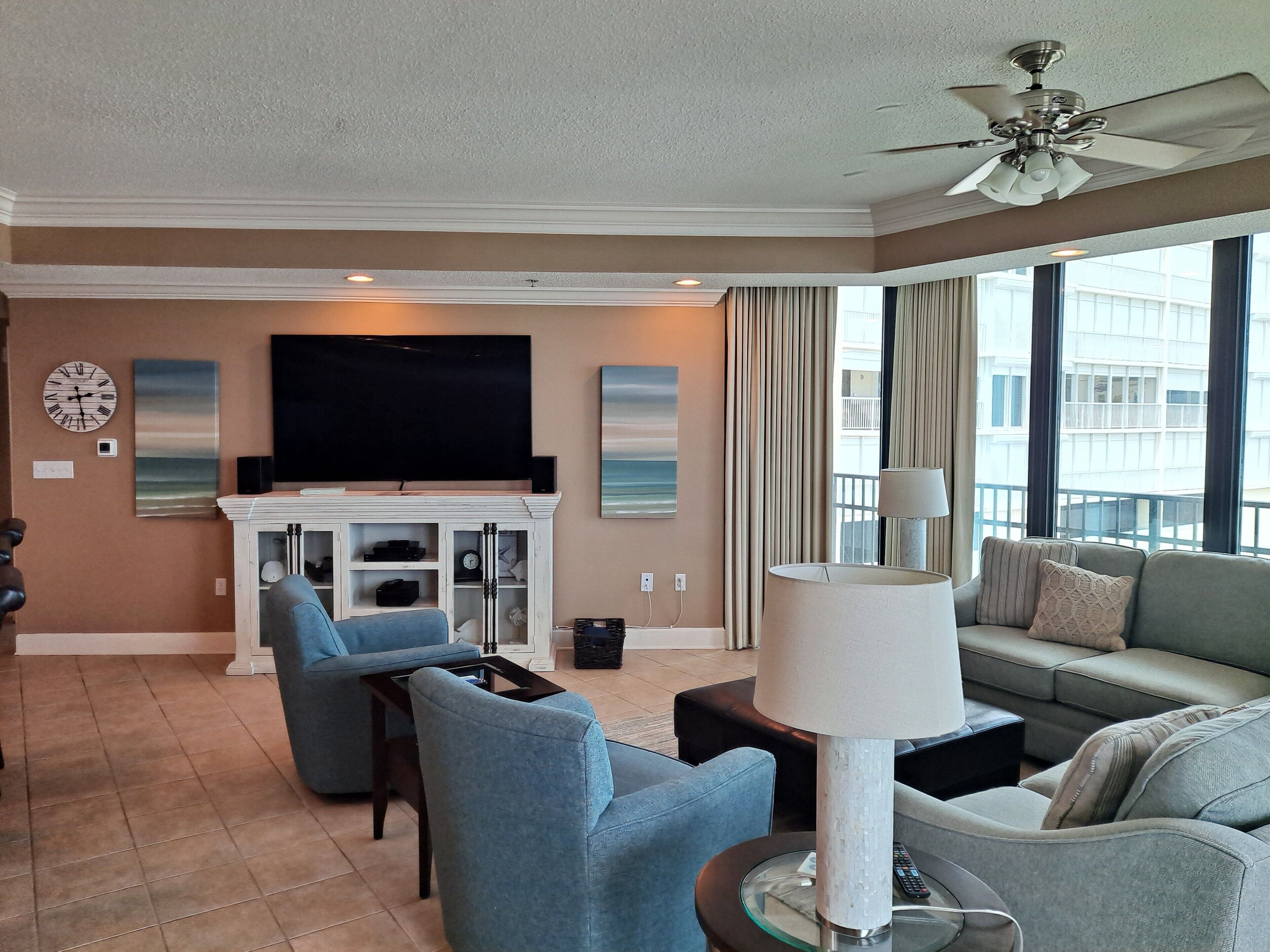 Gorgeous Beachfront Condo! 3BR/3.5BA in Phoenix 9