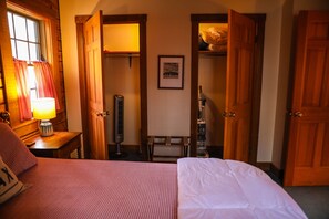 3 Schlafzimmer, Schreibtisch, Bügeleisen/Bügelbrett, kostenloses WLAN