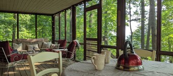 Lakeside Log Cabin in the Heart of the Finger Lakes