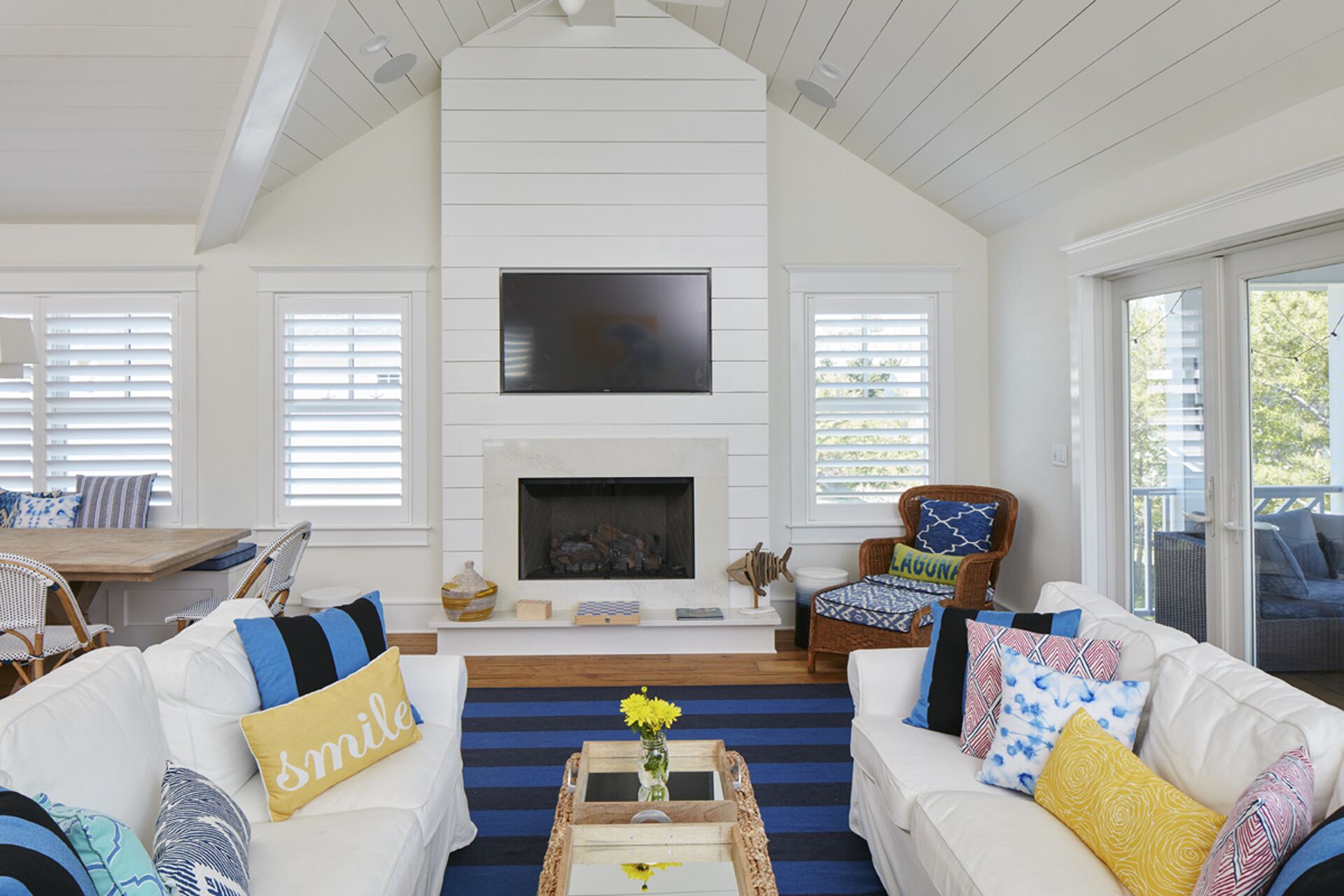 HEART of Downtown-WALK to the 1.5 blocks to BEACH & Boardwalk/Bandstand