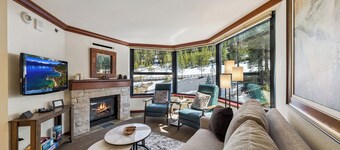 Resort på Squaw Creek 1-Bdrm-svit - Golf, pooler, Ski-in & Out, IceSkate