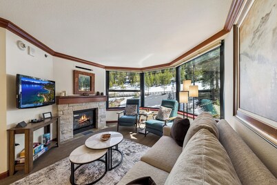 Located @ Everline Resort & Spa, Pools/Spas/Golf/Ski-in&out/Sledding/Ice Skating