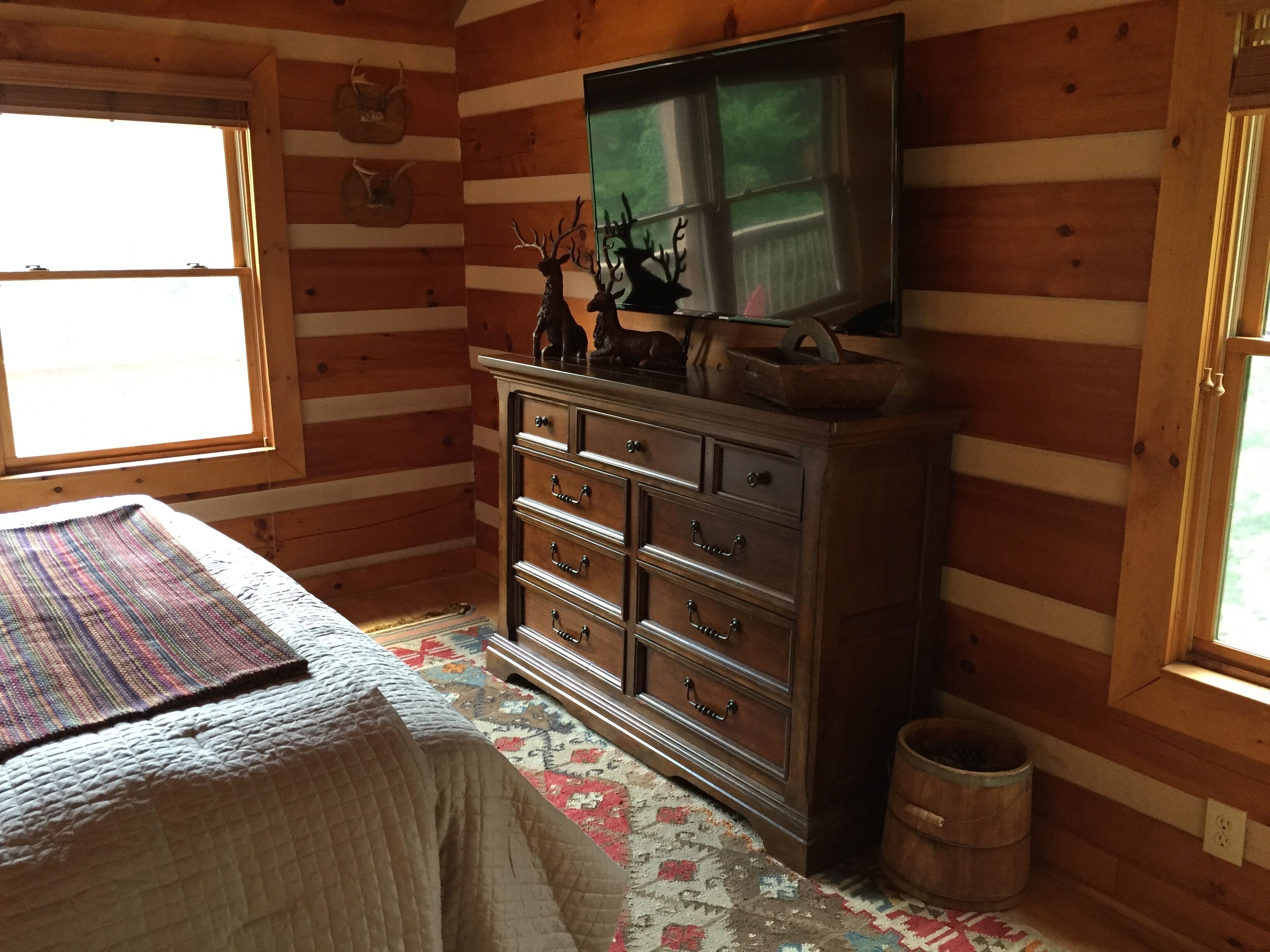 ☆ Luxury ☆ Cabin☆3BR☆Firepit☆Fireplace☆Deck☆Porch☆3 Smart TVs☆Mountains☆Jacuzzi☆