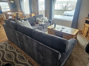 Smart TV, fireplace, DVD player - Amazing views, walk to town & Lodge! Perfect 4 couples/families; Newly-updated! (Grand Lake)