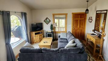 Smart TV, fireplace, DVD player