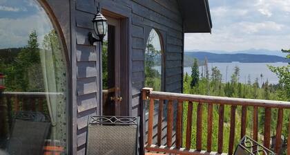 Amazing views, walk to town & Lodge! Perfect 4 couples/families; Newly-updated!
