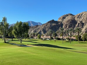 Golf - PGA West: private pool/spa, 2-bedroom casita, best mountain & golf course views (La Quinta)