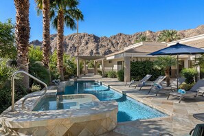 Piscine chauffée, couloir de nage