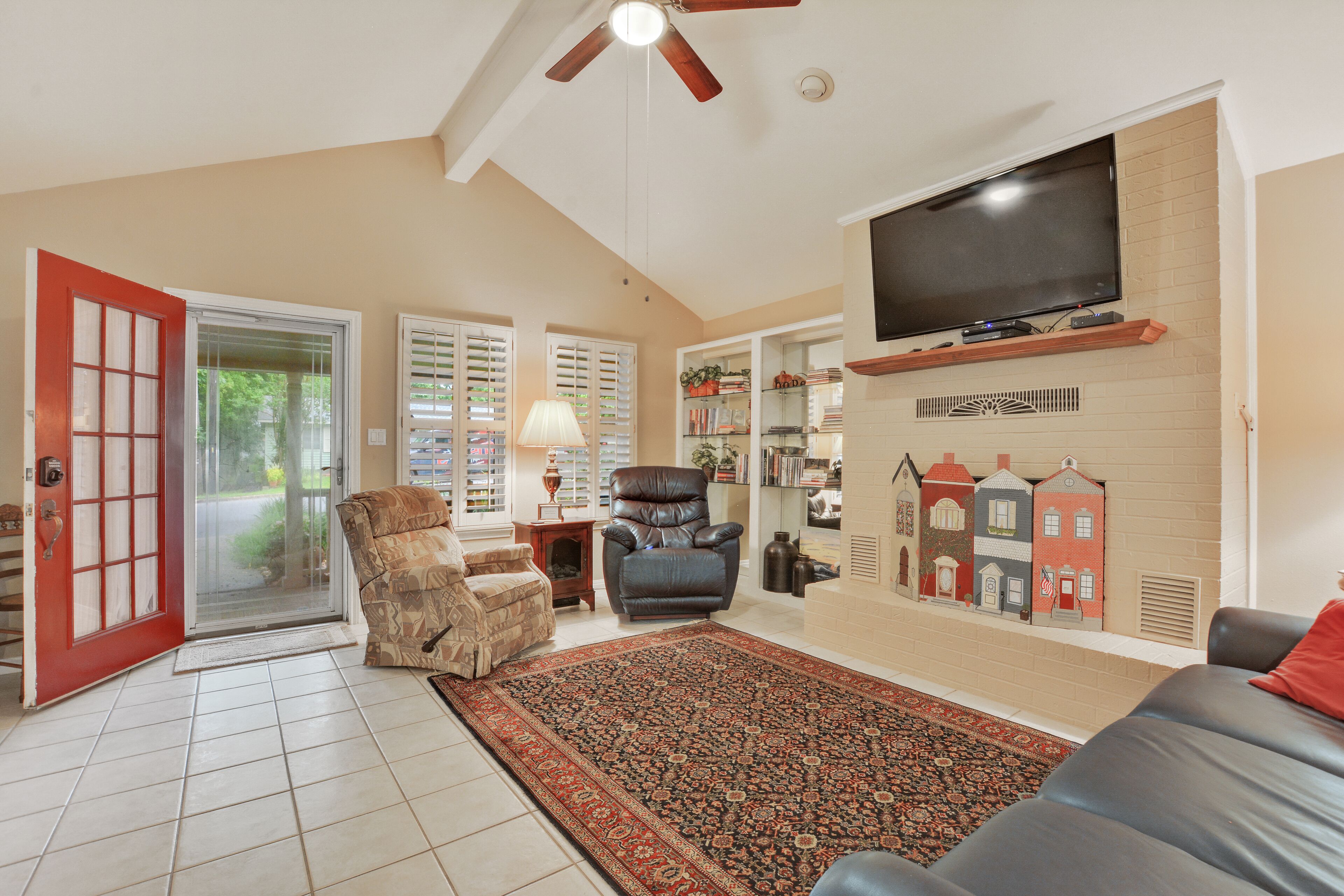 COLLEGE STREET COTTAGES - GEORGETOWN SQUARE AREA  - HISTORIC DISTRICT