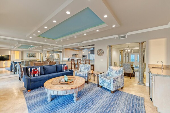 TV - Majestic Penthouse 1205B: Sprawling Home, Amazing Views, Oversize Balcony! (Miramar Beach)