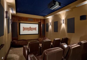 Interior - 2/28-3/7 Ski-in Ski-Out 2 BR Condo on Peak 7, full kitchen, Sleeps 8, very cozy! (Breckienridge)