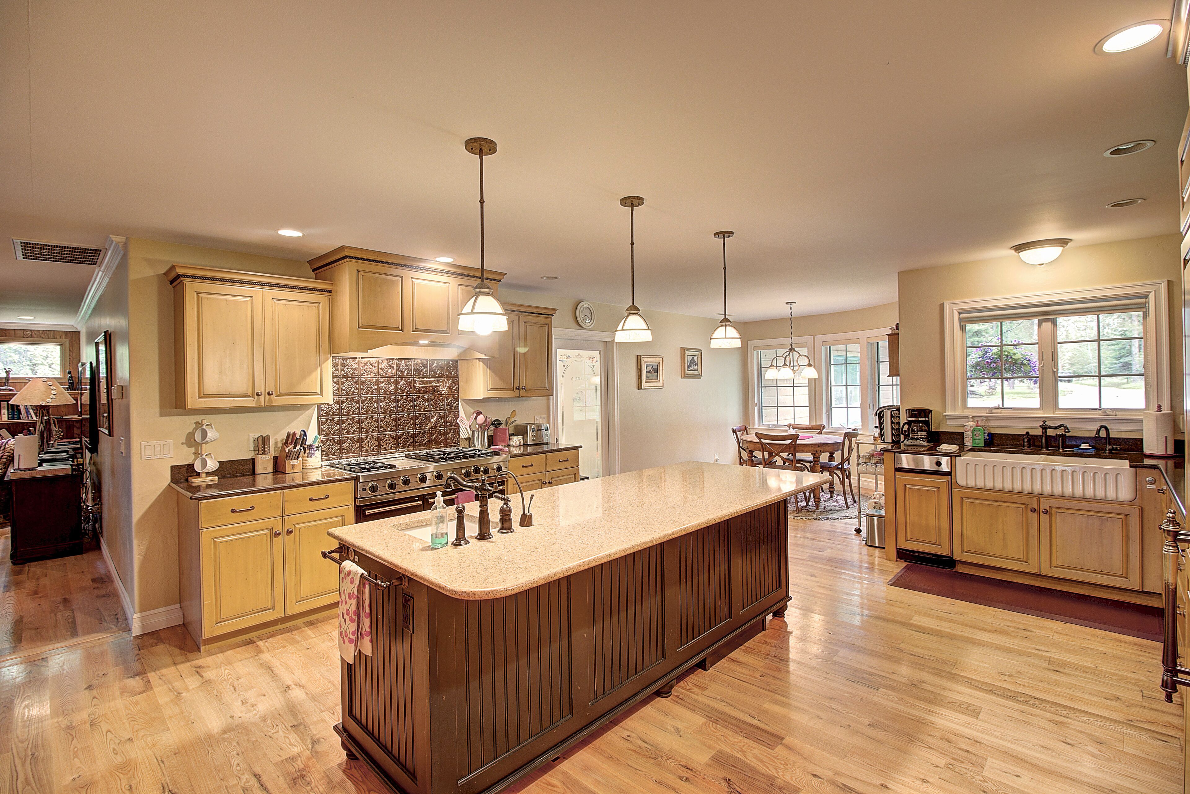 Book Montana Fall & Winter Ski! Openings Nov-Dec! Bigfork & Glacier Nat. Park  