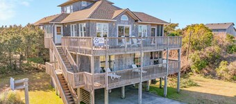Spacious Oceanview Home in Frisco with Hot Tub, Screened Porch. Beach Nearby!