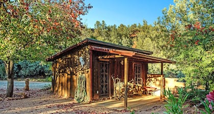 Peaceful, private, secluded wooded sanctuary located in the heart of Sedona. 5*