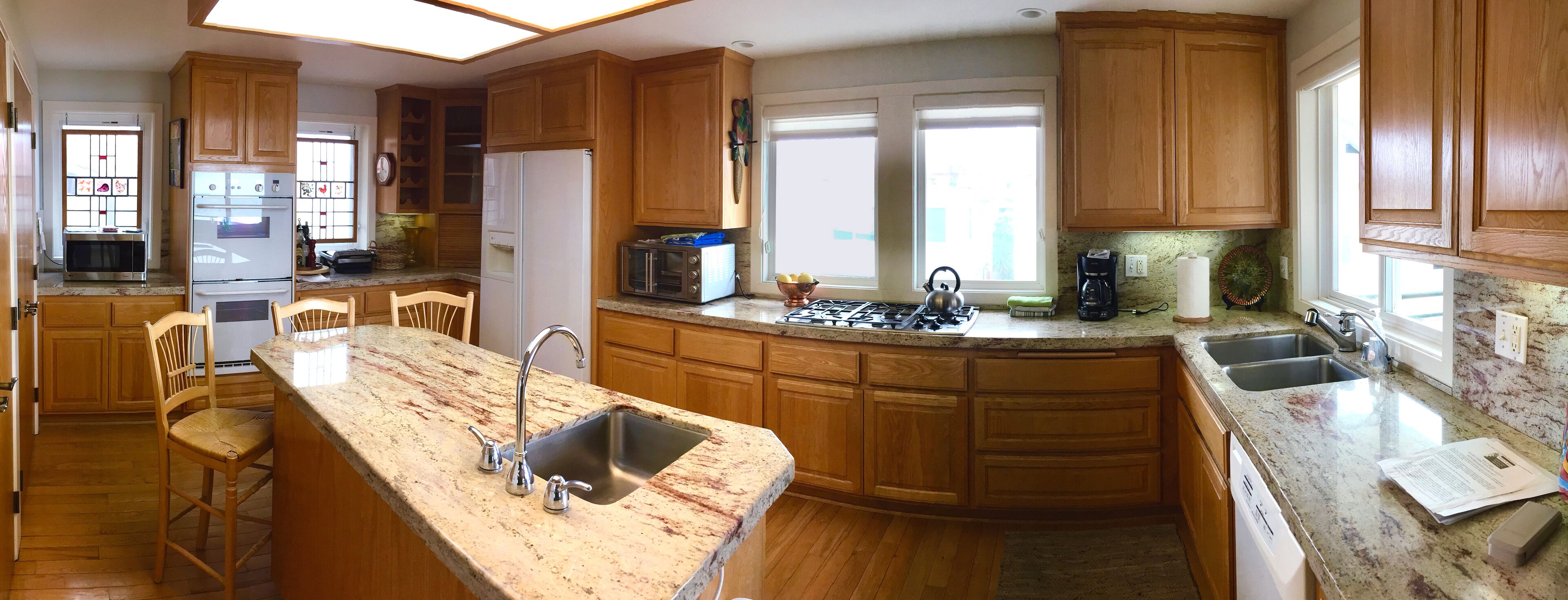 Beach Getaway 25 steps to the Sand! Great views of the Islands and Beach