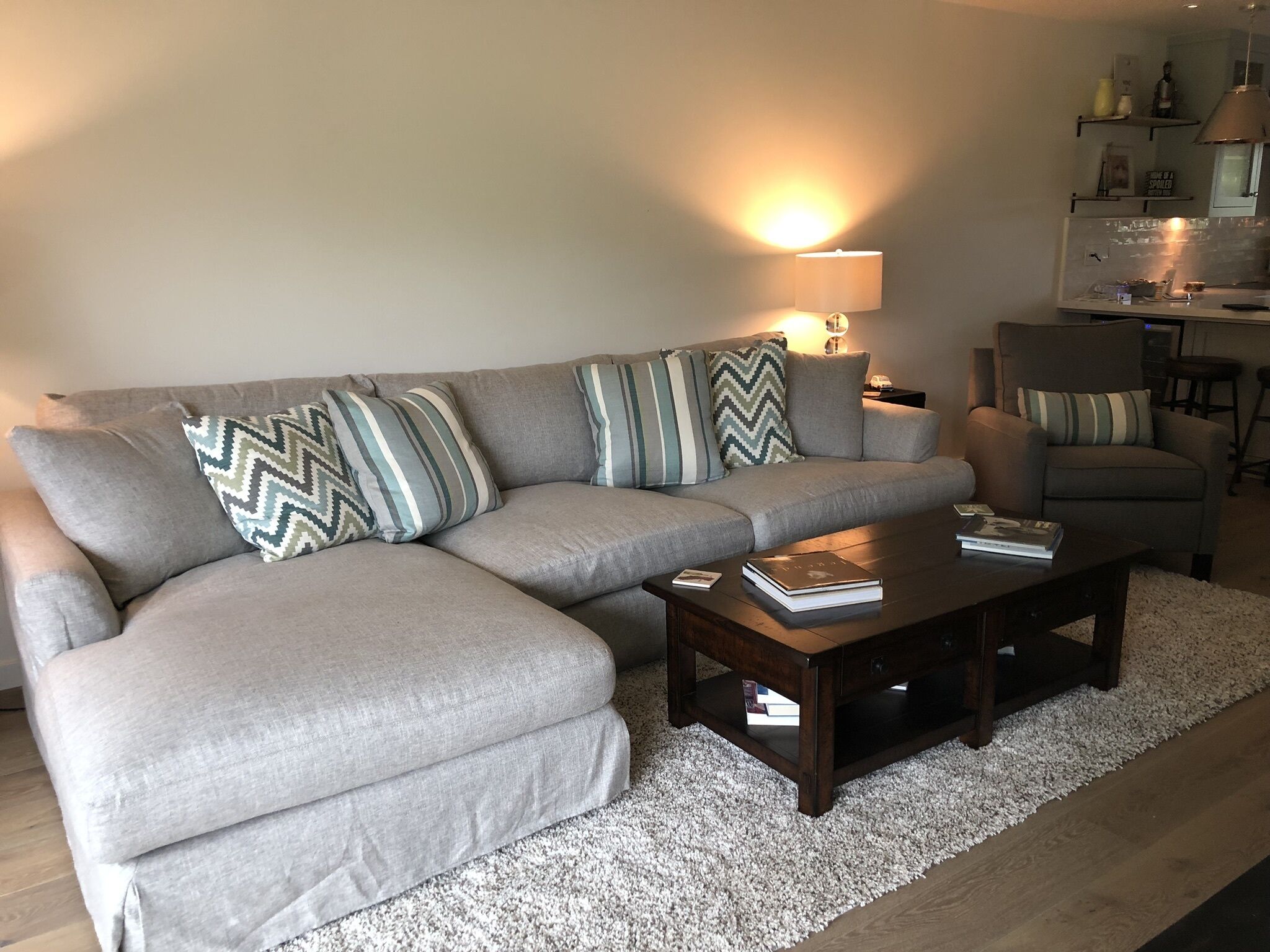 Beautiful condo, short walk  to the mansion, great location and views