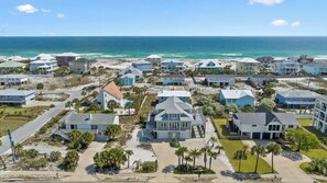 Exterior - NEW BEDS! Flip-Flop Friendly – 3BR Fun Zone a Short Stroll to the Sand (Pensacola Beach)