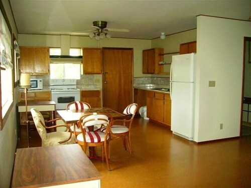 Askeleet merelle Maninin rannalla Kealakekua Bayllä! Konakays