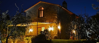 Hermosa villa toscana privada y lujosa cerca de Siena / Vistas panorámicas / Crete Senesi