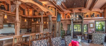 Hacienda Aguajito: Finca cerrada con vista al mar en 11 acres exóticos en Carmel