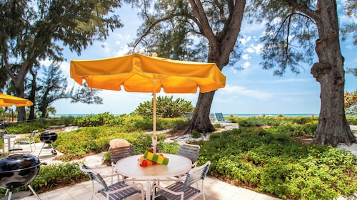 Gulf-side 1BR--75 Steps to Sand, Private Patio, Family-Owned Since 1971