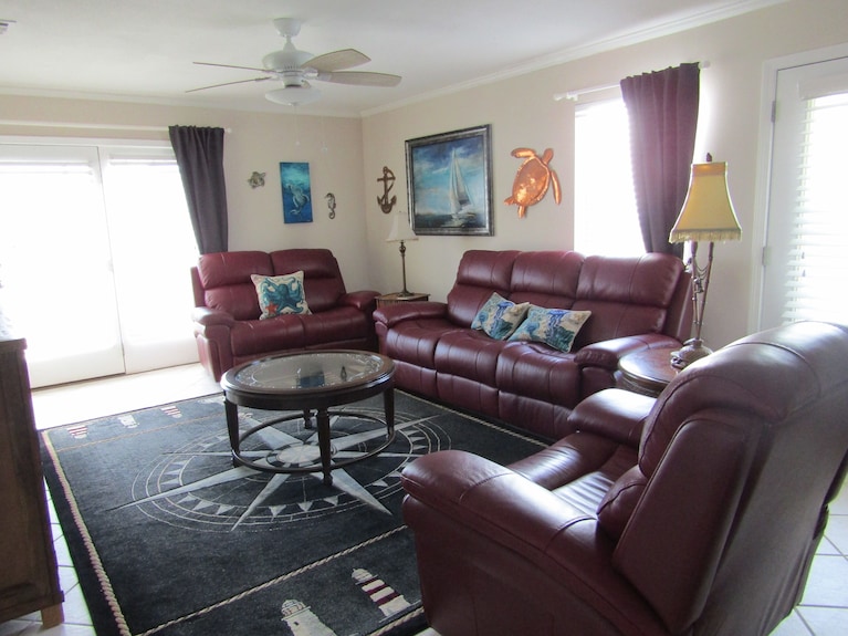 Bettie's Beach House - Mexico Beach, FL