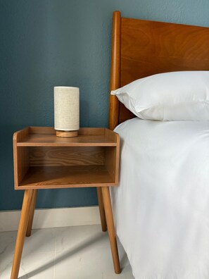 2 bedrooms, iron/ironing board, WiFi, bed sheets - Stylish 2 bedrooms Desert Home for Extended Stays in Palm Springs (Palm Springs)